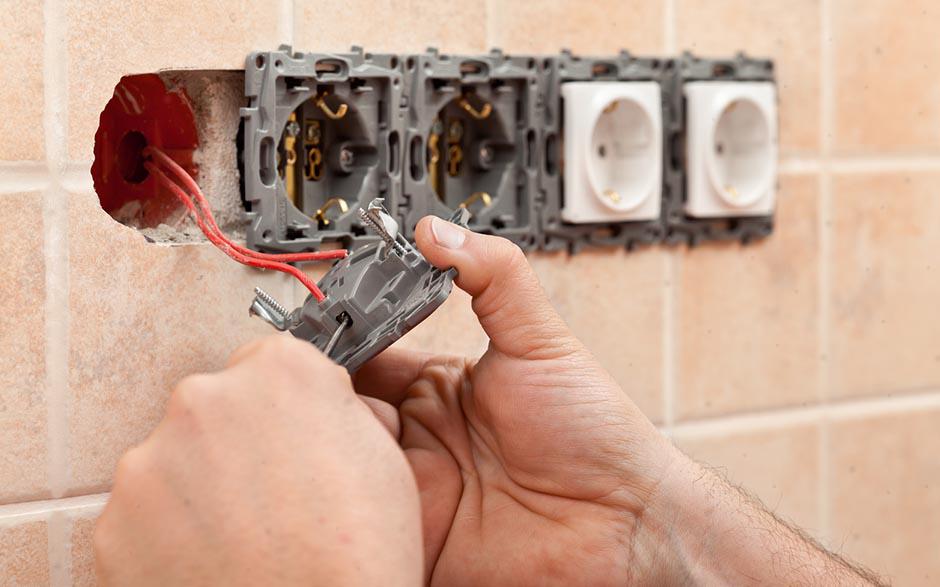 prix d'un électricien Plaisir